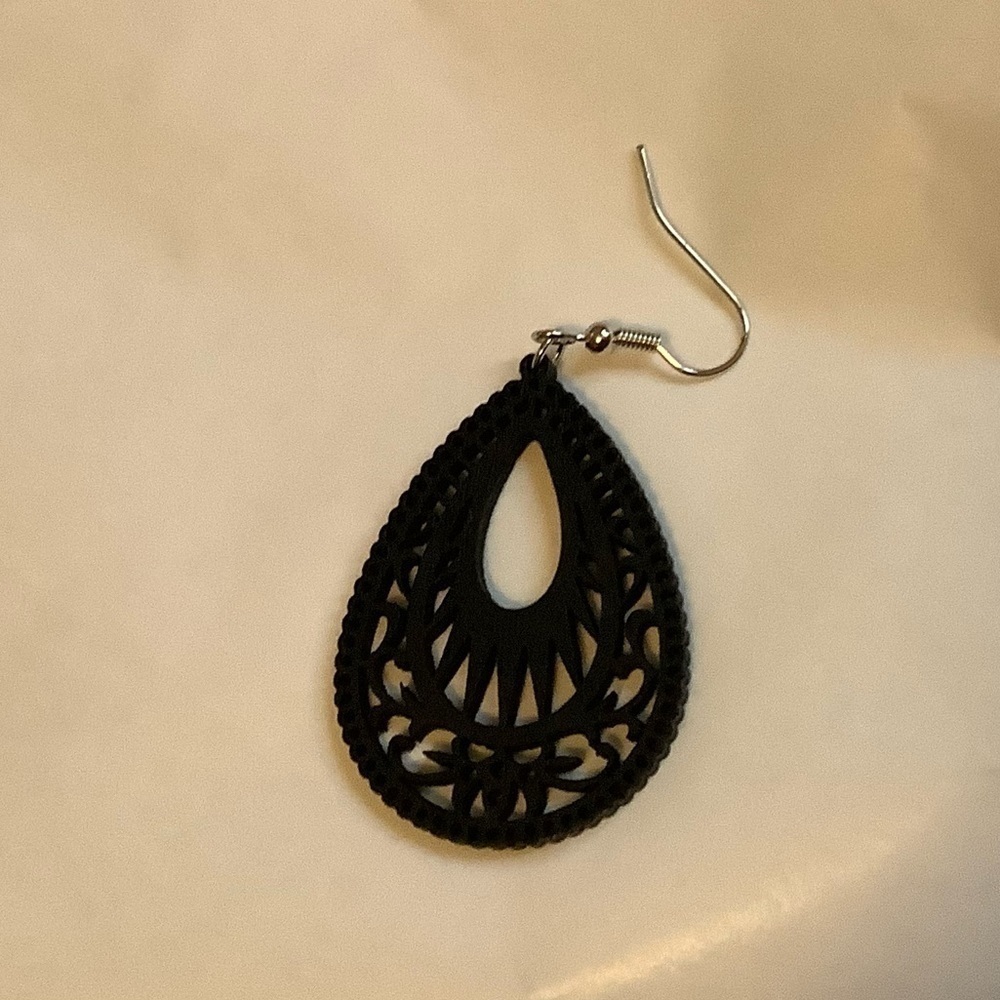 🏝️NEW🏝️Dangle Earrings / Retro Wood Hollow Earrings - Picture 6 of 6